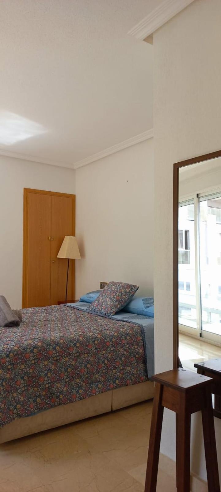 Holiday Centre Deluxe Apartamento Alicante Exterior foto